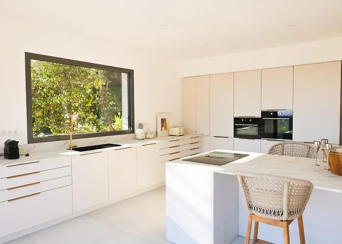 ヴィラ Aberia Di Santa Lucia サント・リュシー・ド・ポルト・ヴェッキオ